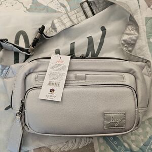 Lug hitch matte luxe metallic silver NWT